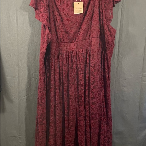 BloomChic Dresses & Skirts - BloomChic Deep Red Lace Maxi Dress